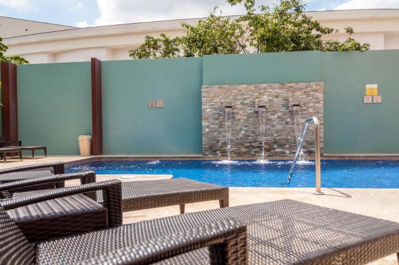 ホテル Courtyard By Marriott San Salvador