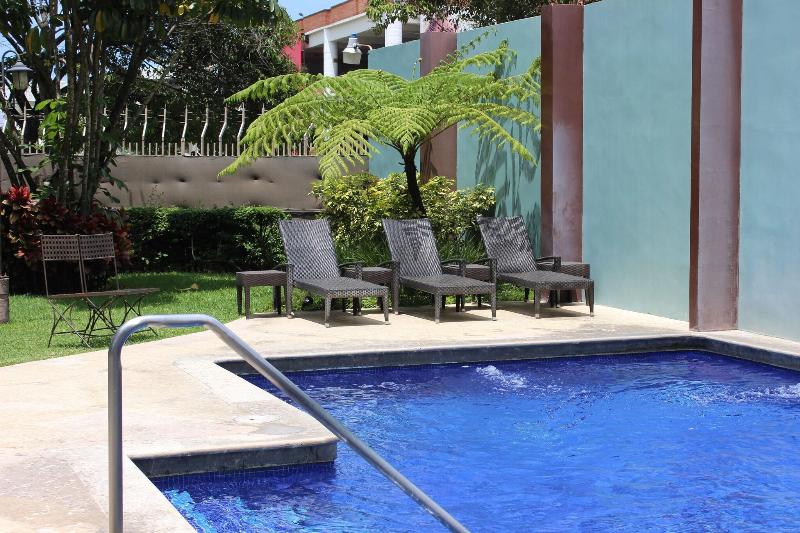 ホテル Courtyard By Marriott San Salvador