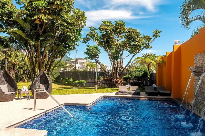 ホテル Courtyard By Marriott San Salvador