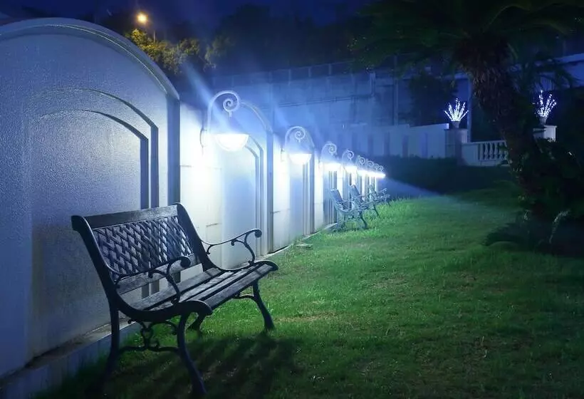 Отель Fine Garden Nara Horai