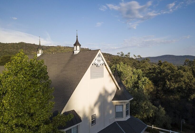 Отель Hounds Tooth Inn