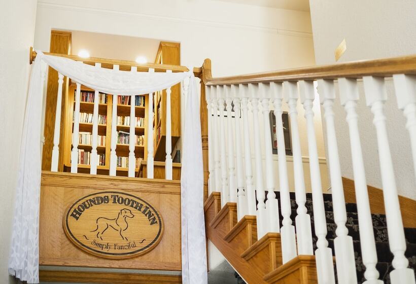 Отель Hounds Tooth Inn