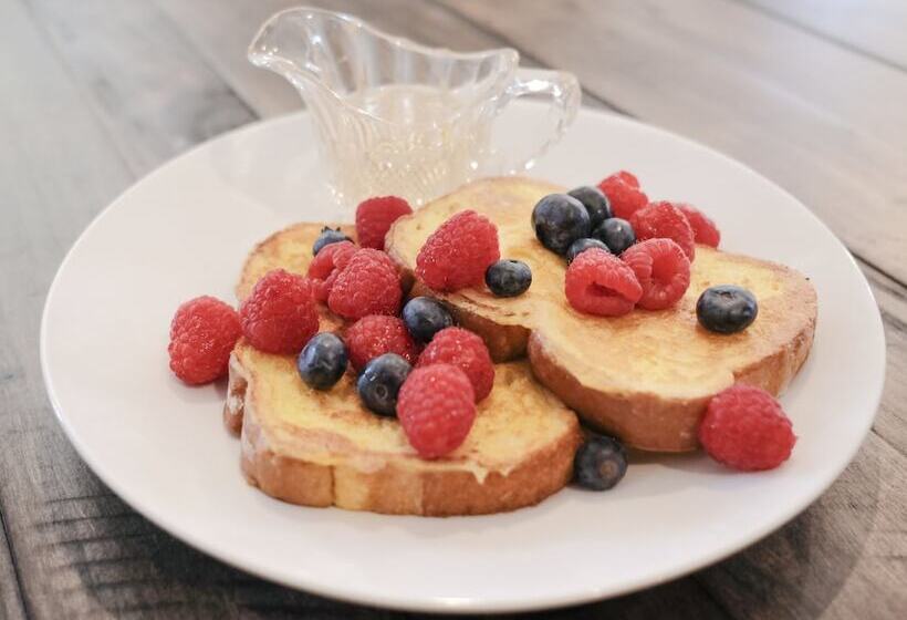 Отель Hounds Tooth Inn