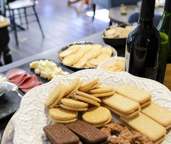 Отель Hounds Tooth Inn