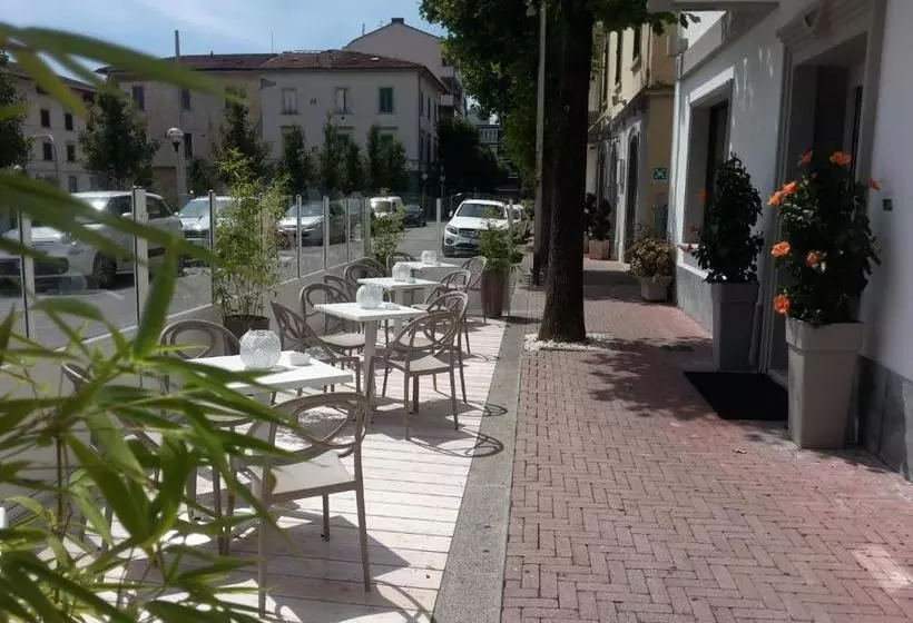 Отель Piccadilly