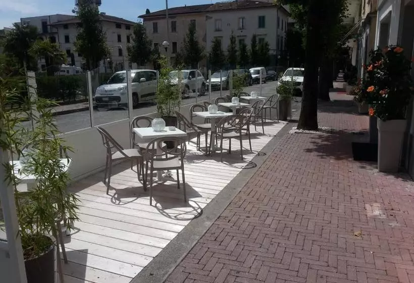 Отель Piccadilly