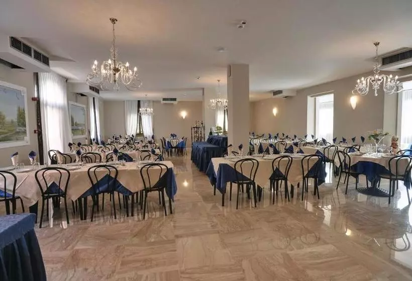 Отель Piccadilly