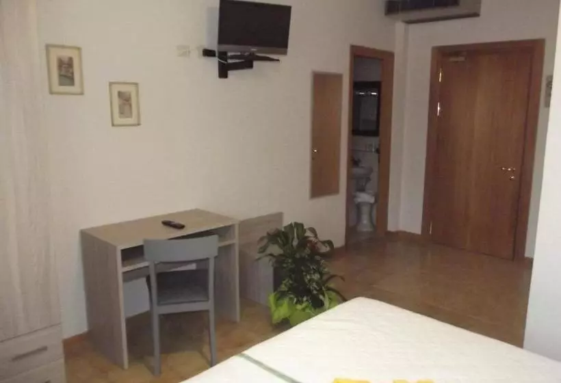 Отель Piccadilly