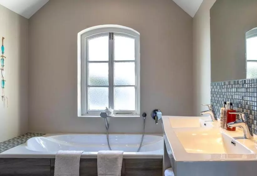 酒店 Whale Rock Luxury Lodge