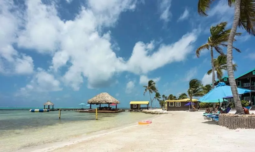 هتل X Tan Ha The Waterfront