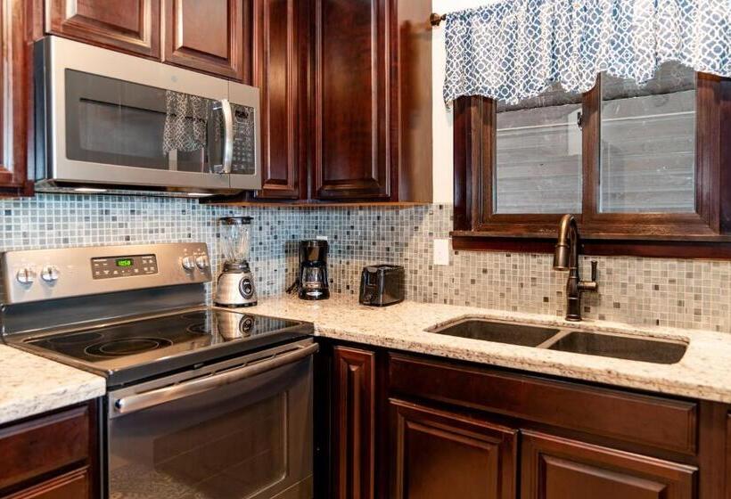 هتل X Tan Ha The Waterfront