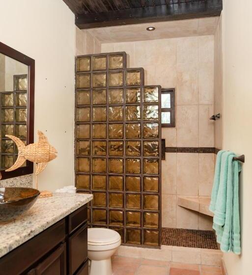 هتل X Tan Ha The Waterfront