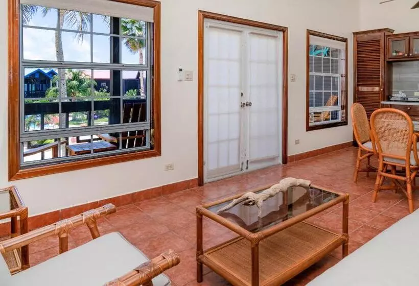 هتل X Tan Ha The Waterfront