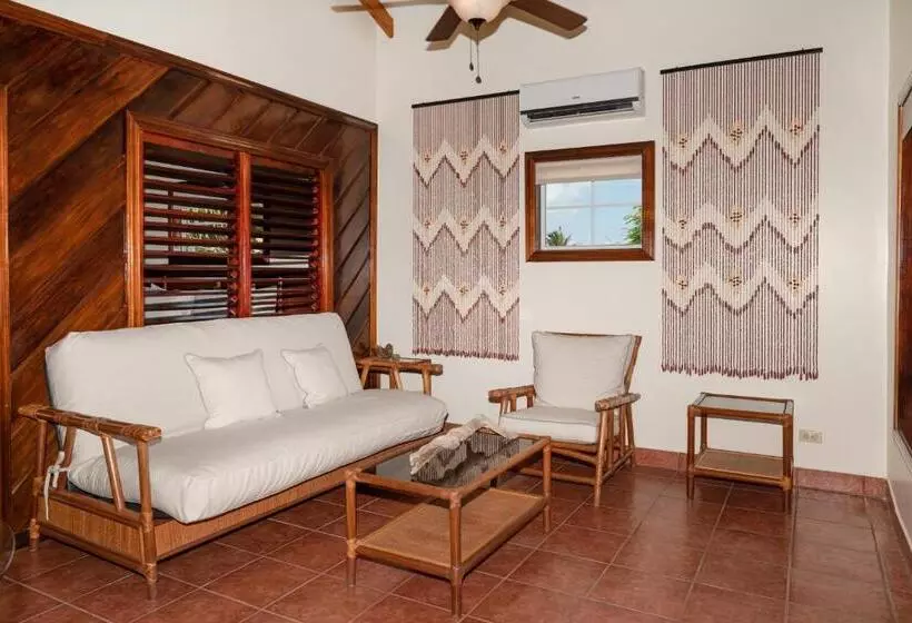 هتل X Tan Ha The Waterfront