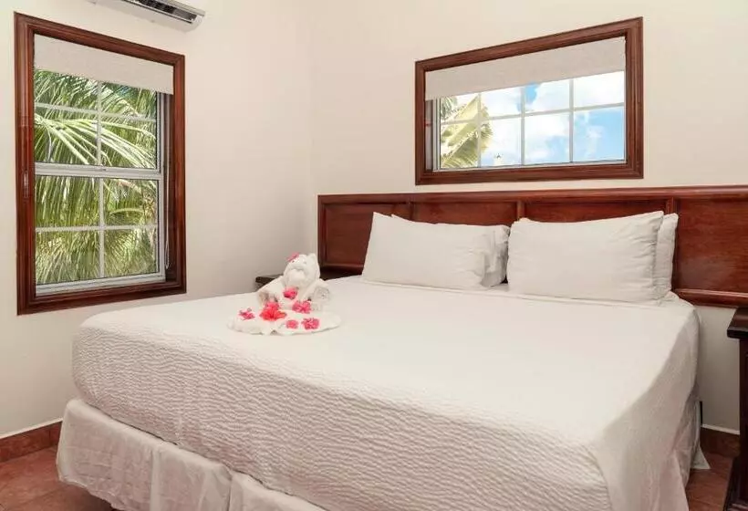 هتل X Tan Ha The Waterfront