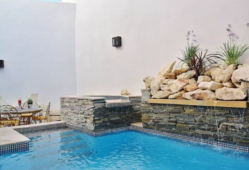 پانسیون Chapel 5 Boutique Suites B&b