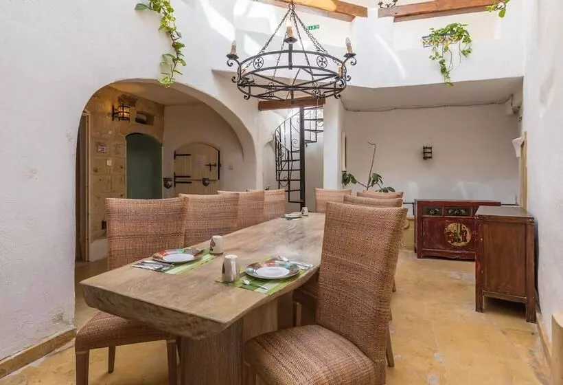 پانسیون Chapel 5 Boutique Suites B&b