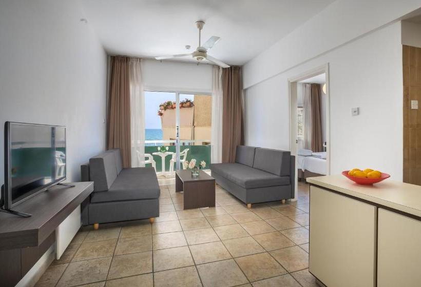 هتل Costantiana Beach  Apartments