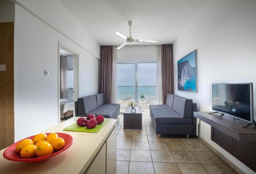 هتل Costantiana Beach  Apartments