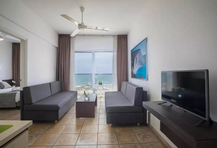 هتل Costantiana Beach  Apartments
