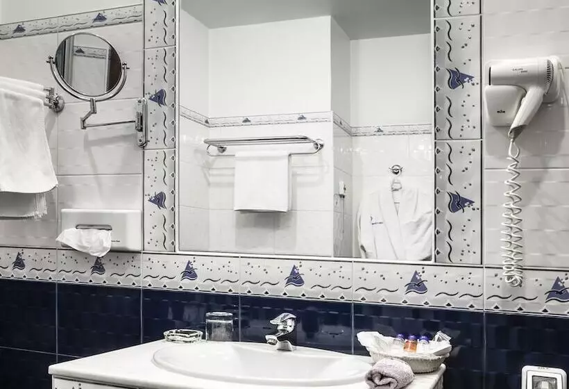 Отель Alexandrovsky Garden