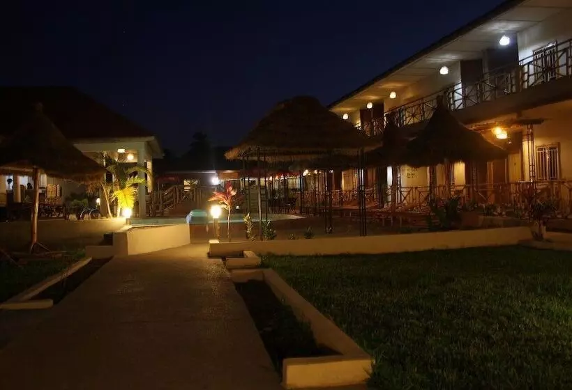 هتل Bamboo Garden