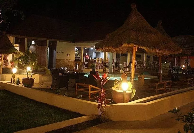 هتل Bamboo Garden