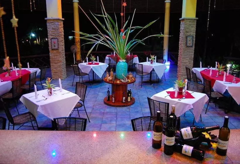 Hotel Crystal Paradise Resort, Spa & Winery