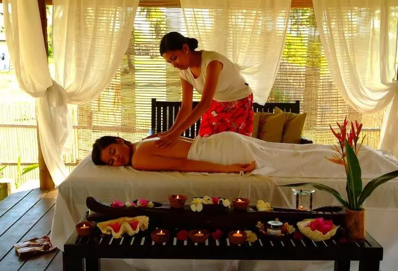 Hotel Crystal Paradise Resort, Spa & Winery