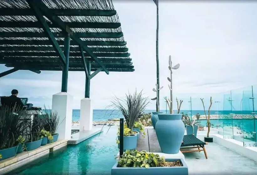 هتل El Ganzo Adults Only