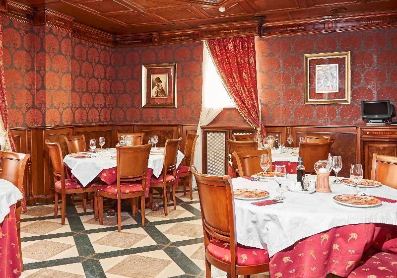 فندق Moya Glinka