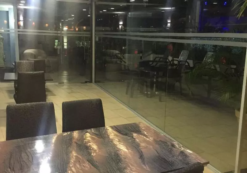 酒店 Grand International