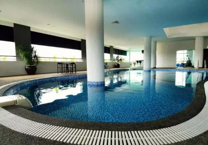 Holiday Villa Hotel & Suites