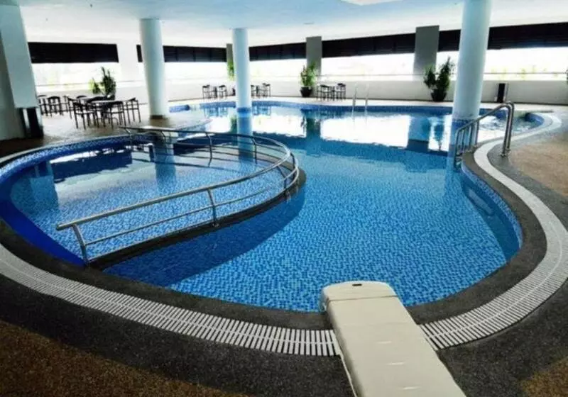 Holiday Villa Hotel & Suites