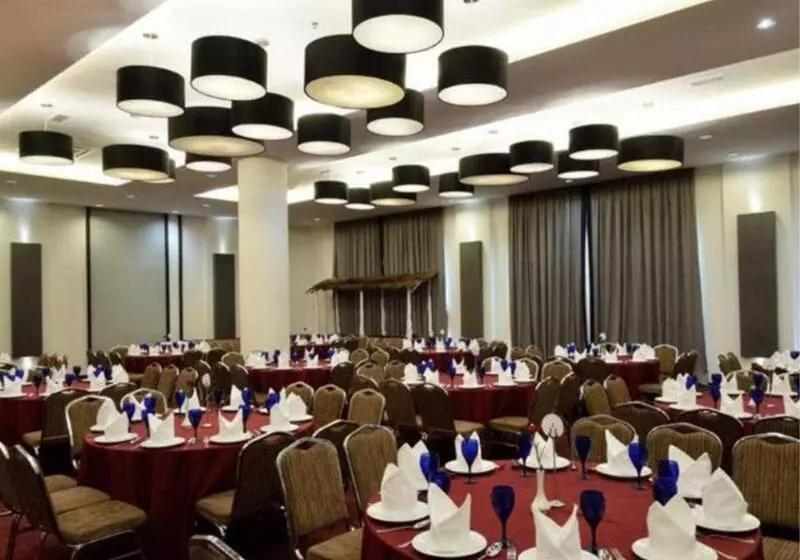 Holiday Villa Hotel & Suites