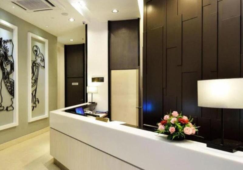 Holiday Villa Hotel & Suites