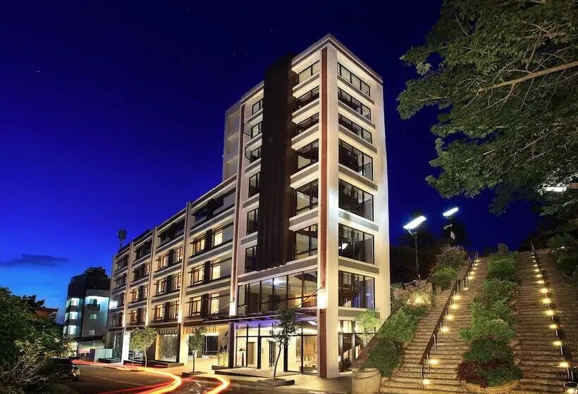 Lealea Garden Hotels   Moon Lake