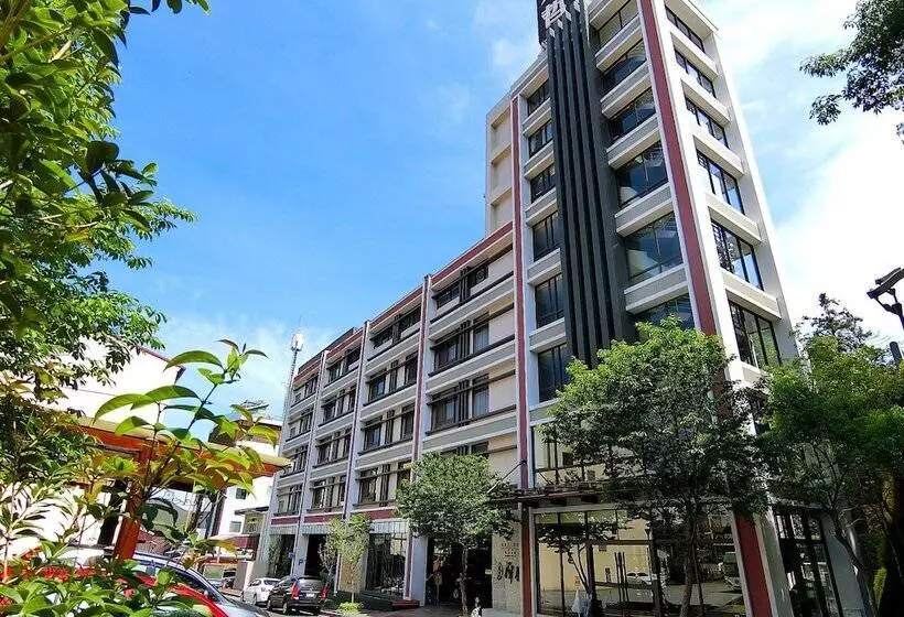 Lealea Garden Hotels   Moon Lake