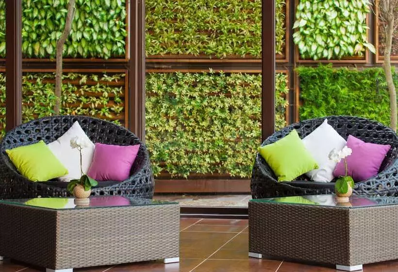 Lealea Garden Hotels   Moon Lake