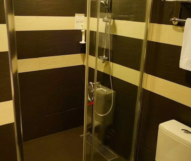 Lealea Garden Hotels   Moon Lake