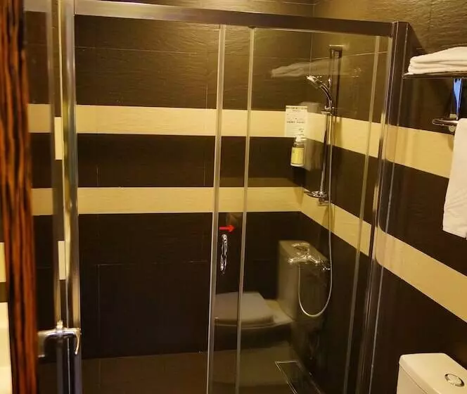 Lealea Garden Hotels   Moon Lake