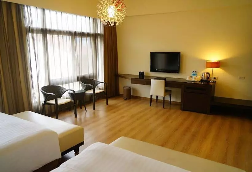 Lealea Garden Hotels   Moon Lake