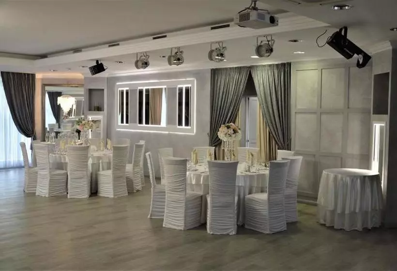 호텔 Oktyabrskaya Ulyanovsk