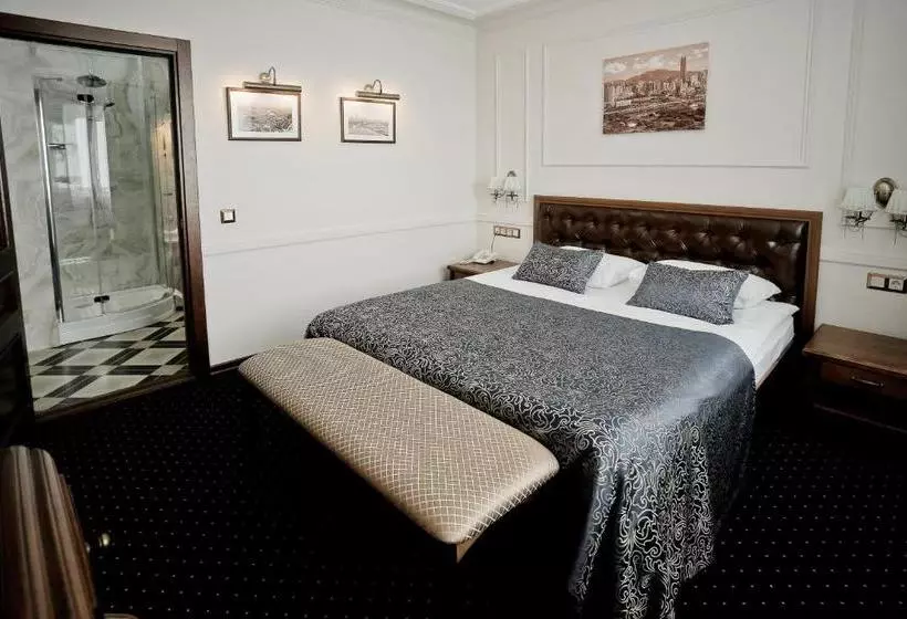 호텔 Oktyabrskaya Ulyanovsk