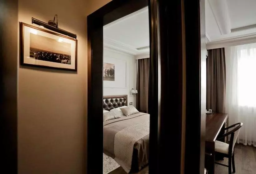 호텔 Oktyabrskaya Ulyanovsk