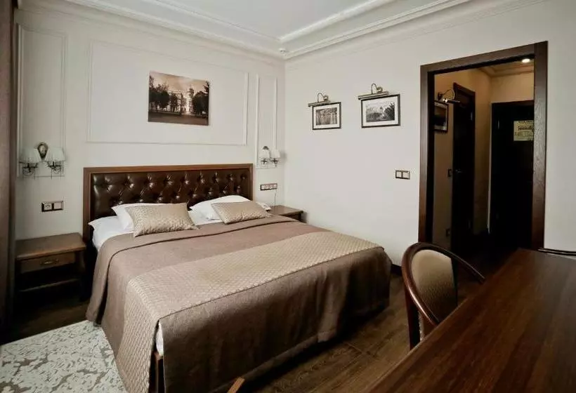 호텔 Oktyabrskaya Ulyanovsk