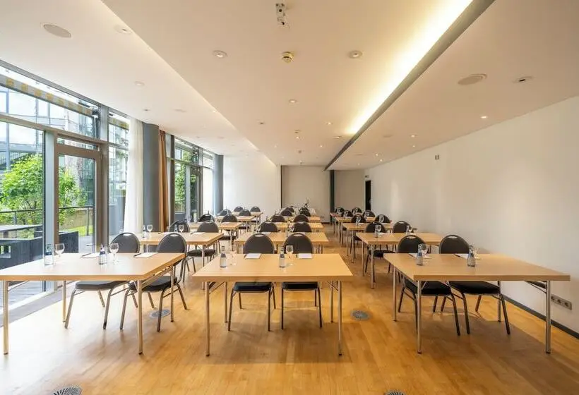 Hotelli Plaza Inn Stuttgart Ditzingen