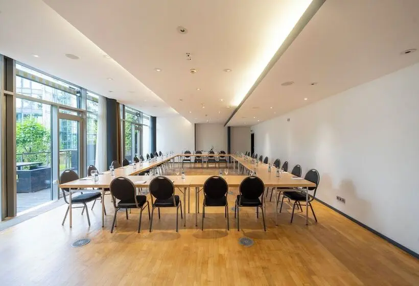 Hotelli Plaza Inn Stuttgart Ditzingen