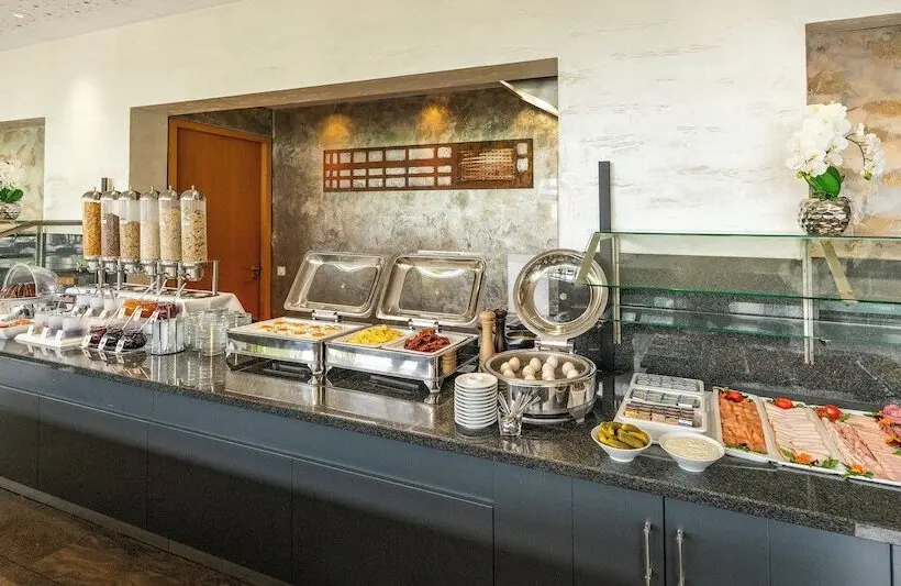 Hotelli Plaza Inn Stuttgart Ditzingen