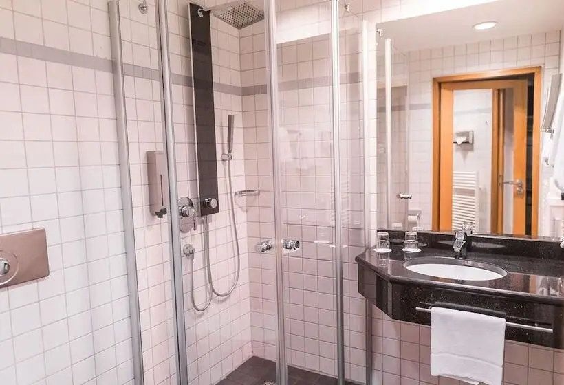 Hotelli Plaza Inn Stuttgart Ditzingen